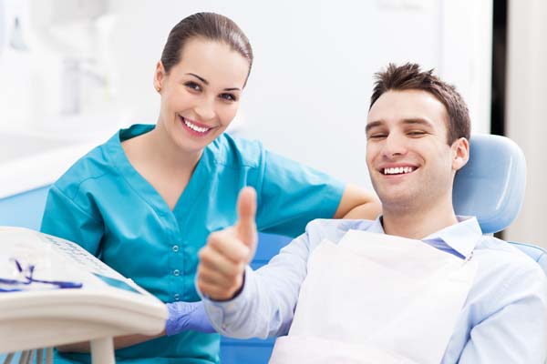 Choosing A Dental Restoration Procedure To Fix Your Teeth